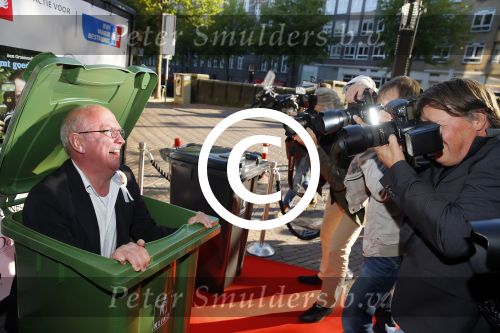 Amsterdam 30 september 2015
Boekpresenatie Joop van Tellingen in Players. Aanwezig Dennis Ria Nathalie en Fender v Tellingen alsmede rest van de familie. Harry Slinger met vrouw