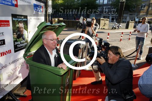 Amsterdam 30 september 2015
Boekpresenatie Joop van Tellingen in Players. Aanwezig Dennis Ria Nathalie en Fender v Tellingen alsmede rest van de familie. Harry Slinger met vrouw