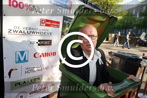 Amsterdam 30 september 2015
Boekpresenatie Joop van Tellingen in Players. Aanwezig Dennis Ria Nathalie en Fender v Tellingen alsmede rest van de familie. Harry Slinger met vrouw