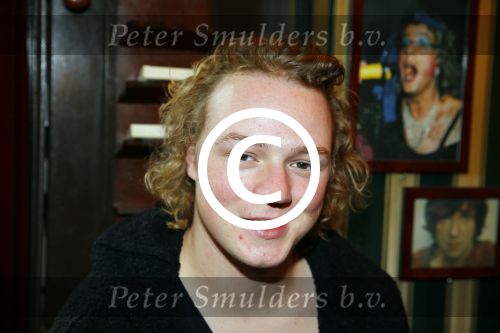 Amsterdam 16 september 2015
Perspresentatie Baantjer Live 2, Gaby Milder, Roben Mitchell van den Dungen, Hayo Kruijff, Nienke Sikkens, Beau Schneider, Peter Tuinman, Peter Romer. Erwin v Lambaart is de producent