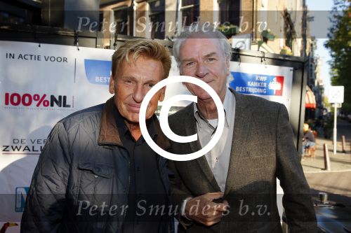 Amsterdam 30 september 2015
Boekpresenatie Joop van Tellingen in Players. Aanwezig Dennis Ria Nathalie en Fender v Tellingen alsmede rest van de familie. Hennie Huisman met Rein Sluik