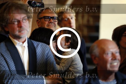 Baarn 4 oktober 2015
Presentatie boek Belinda Meuldijk in kasteel Groeneveld.
Aanwezig Thierry Duval Rob de Nijs Henriette de Nijs Julis Joshi en Robert.
Willeke Alberti krijgt het eerste boek.