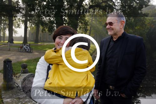 Baarn 4 oktober 2015
Presentatie boek Belinda Meuldijk in kasteel Groeneveld.
Aanwezig Thierry Duval Rob de Nijs Henriette de Nijs Julis Joshi en Robert.
Willeke Alberti krijgt het eerste boek.