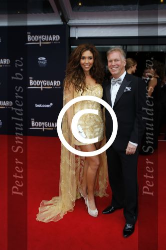 Utrecht 27 september 2015
Premiere the bodyguard met oa Romy Monteiro Mark v Eeuwen  Carolina Dijkhuizen en Patrick Martens. Marcel Boekhoorn met vriendin Hind
