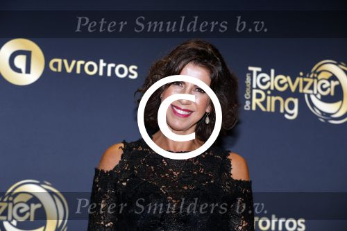 Amsterdam 15 oktober 2015
Uitreiking van de 50e televizierring in carre. isa Hoes met zoon