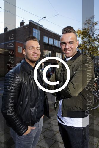 Den Haag 1 oktober 2015
Jake Hampel met zijn vrouw Lydia en hun 2 zoons bij een tatoo shop in Den Haag.