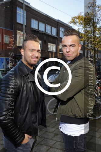 Den Haag 1 oktober 2015
Jake Hampel met zijn vrouw Lydia en hun 2 zoons bij een tatoo shop in Den Haag.
