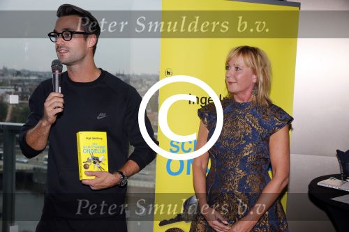 Amsterdam 5 oktober 2015
Presentatie boek inge Ipenburg bij het double Tree hotel.
Jan Kooijman ontvangt het eerste boek.