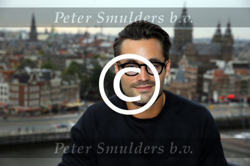 Amsterdam 5 oktober 2015
Presentatie boek inge Ipenburg bij het double Tree hotel.
Jan Kooijman ontvangt het eerste boek.