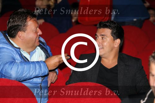 Hilversum 27 september 2015
Premiere twee kleine kleutertjes met Monique Smit naar verhaal van Jan Smit. Ze krijgen uit handen van edsilia Rombley dubbel platina. Jan met Edwin Bredius