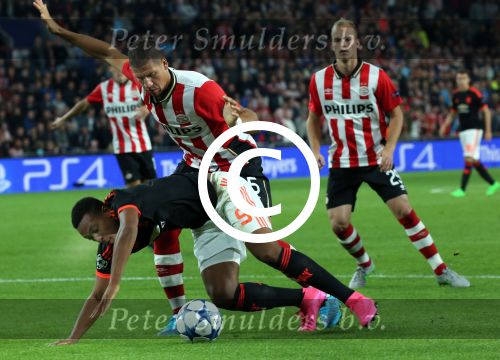 Eindhoven, 15 September 2015
CL 2015/2016
Eerste wedstrijd PSV-Manchester United, eindstand 2-1
Jeffrey Bruma in duel met Anthony Martial