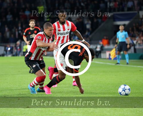 Eindhoven, 15 September 2015
CL 2015/2016
Eerste wedstrijd PSV-Manchester United, eindstand 2-1
Jeffrey Bruma in duel met Anthony Martial