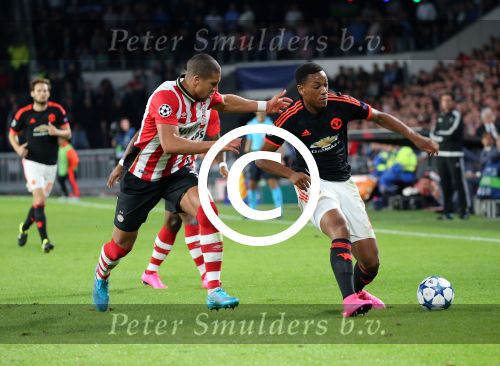 Eindhoven, 15 September 2015
CL 2015/2016
Eerste wedstrijd PSV-Manchester United, eindstand 2-1
Jeffrey Bruma in duel met Anthony Martial
