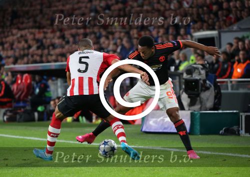 Eindhoven, 15 September 2015
CL 2015/2016
Eerste wedstrijd PSV-Manchester United, eindstand 2-1
Jeffrey Bruma in duel met Anthony Martial
