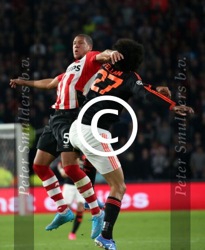 Eindhoven, 15 September 2015
CL 2015/2016
Eerste wedstrijd PSV-Manchester United, eindstand 2-1
Jeffrey Bruma in duel met Marouane Fellaini