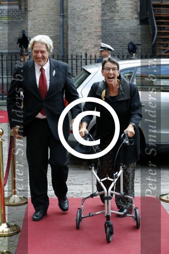 Den Haag 15 september 2015
Prinsjesdag 2015 met Koning Willem Alexander Koningin Maxima prins Constantijn en Prinses Laurentien. Dit jaar wordt de gouden koets voorlopig voor het laatst gebruikt.
Jetta Klijnsma achter de rollater