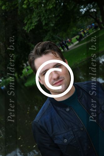 Amsterdam, 21 September 2015
Perspresentatie Dokter Tinus  Dr. Tinus
Job Bovenlander