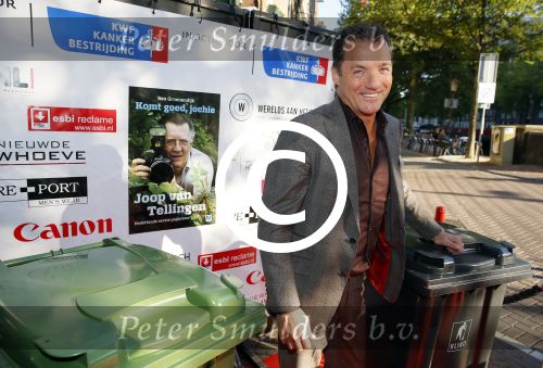 Amsterdam 30 september 2015
Boekpresenatie Joop van Tellingen in Players. Aanwezig Dennis Ria Nathalie en Fender v Tellingen alsmede rest van de familie. John de Bever