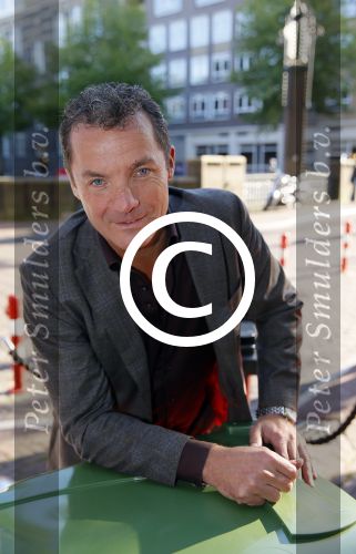 Amsterdam 30 september 2015
Boekpresenatie Joop van Tellingen in Players. Aanwezig Dennis Ria Nathalie en Fender v Tellingen alsmede rest van de familie. John de Bever