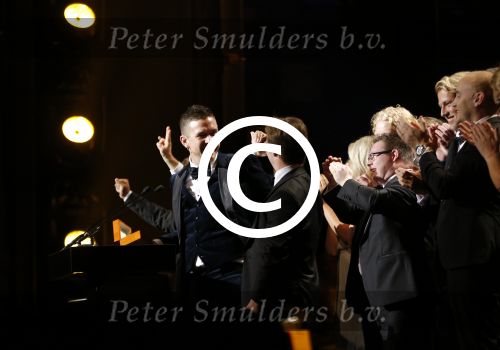 Amsterdam 15 oktober 2015
Uitreiking van de 50e televizierring in carre. Johnny de Mol wint de tv ster en de ring voor Syndroom en Linda de Mol krijgt Oevre prijs.