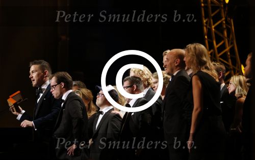 Amsterdam 15 oktober 2015
Uitreiking van de 50e televizierring in carre. Johnny de Mol wint de tv ster en de ring voor Syndroom en Linda de Mol krijgt Oevre prijs.