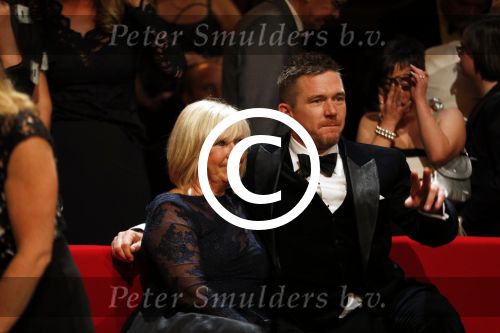 Amsterdam 15 oktober 2015
Uitreiking van de 50e televizierring in carre. Johnny de Mol wint de tv ster en de ring voor Syndroom en Linda de Mol krijgt Oevre prijs. Johnny met zijn moeder Willeke Alberti