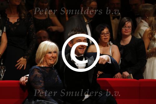 Amsterdam 15 oktober 2015
Uitreiking van de 50e televizierring in carre. Johnny de Mol wint de tv ster en de ring voor Syndroom en Linda de Mol krijgt Oevre prijs. Johnny met zijn moeder Willeke Alberti