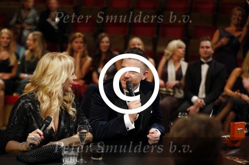 Amsterdam 15 oktober 2015
Uitreiking van de 50e televizierring in carre. Johnny de Mol wint de tv ster en de ring voor Syndroom en Linda de Mol krijgt Oevre prijs.