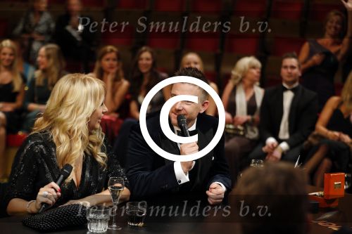Amsterdam 15 oktober 2015
Uitreiking van de 50e televizierring in carre. Johnny de Mol wint de tv ster en de ring voor Syndroom en Linda de Mol krijgt Oevre prijs.