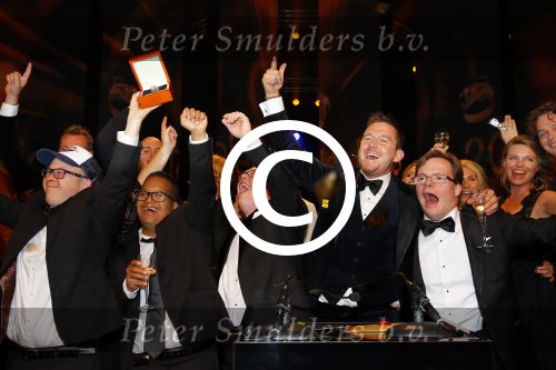 Amsterdam 15 oktober 2015
Uitreiking van de 50e televizierring in carre. Johnny de Mol wint de tv ster en de ring voor Syndroom en Linda de Mol krijgt Oevre prijs.
