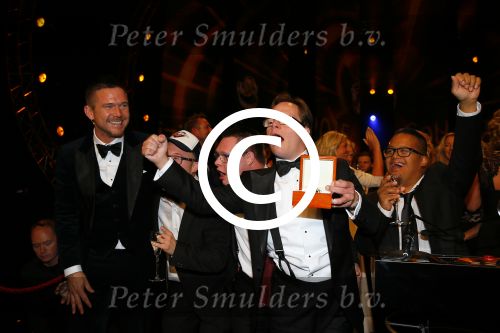 Amsterdam 15 oktober 2015
Uitreiking van de 50e televizierring in carre. Johnny de Mol wint de tv ster en de ring voor Syndroom en Linda de Mol krijgt Oevre prijs.