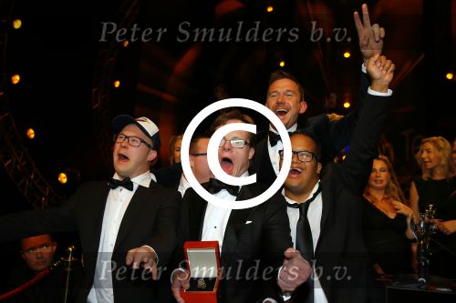 Amsterdam 15 oktober 2015
Uitreiking van de 50e televizierring in carre. Johnny de Mol wint de tv ster en de ring voor Syndroom en Linda de Mol krijgt Oevre prijs.