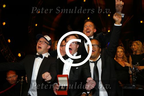Amsterdam 15 oktober 2015
Uitreiking van de 50e televizierring in carre. Johnny de Mol wint de tv ster en de ring voor Syndroom en Linda de Mol krijgt Oevre prijs.
