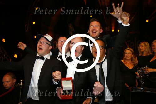 Amsterdam 15 oktober 2015
Uitreiking van de 50e televizierring in carre. Johnny de Mol wint de tv ster en de ring voor Syndroom en Linda de Mol krijgt Oevre prijs.