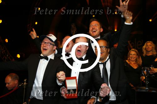 Amsterdam 15 oktober 2015
Uitreiking van de 50e televizierring in carre. Johnny de Mol wint de tv ster en de ring voor Syndroom en Linda de Mol krijgt Oevre prijs.