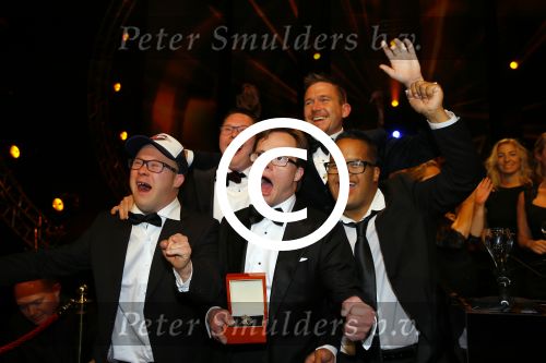 Amsterdam 15 oktober 2015
Uitreiking van de 50e televizierring in carre. Johnny de Mol wint de tv ster en de ring voor Syndroom en Linda de Mol krijgt Oevre prijs.