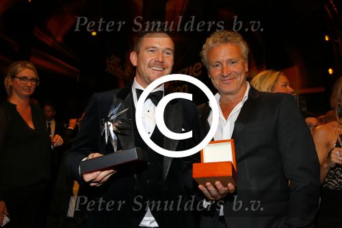 Amsterdam 15 oktober 2015
Uitreiking van de 50e televizierring in carre. Johnny de Mol wint de tv ster en de ring voor Syndroom en Linda de Mol krijgt Oevre prijs. Johnny met Ereland Galjaard