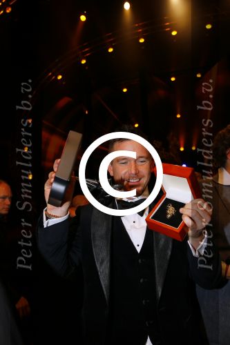Amsterdam 15 oktober 2015
Uitreiking van de 50e televizierring in carre. Johnny de Mol wint de tv ster en de ring voor Syndroom en Linda de Mol krijgt Oevre prijs.