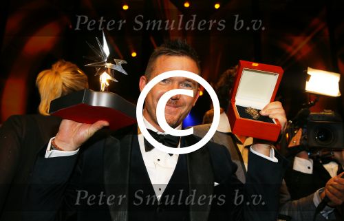 Amsterdam 15 oktober 2015
Uitreiking van de 50e televizierring in carre. Johnny de Mol wint de tv ster en de ring voor Syndroom en Linda de Mol krijgt Oevre prijs.
