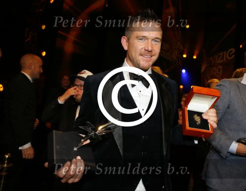 Amsterdam 15 oktober 2015
Uitreiking van de 50e televizierring in carre. Johnny de Mol wint de tv ster en de ring voor Syndroom en Linda de Mol krijgt Oevre prijs.