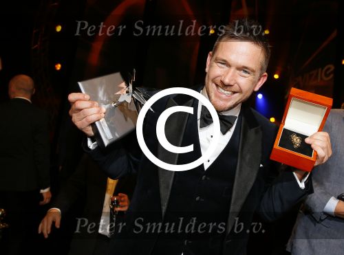 Amsterdam 15 oktober 2015
Uitreiking van de 50e televizierring in carre. Johnny de Mol wint de tv ster en de ring voor Syndroom en Linda de Mol krijgt Oevre prijs.