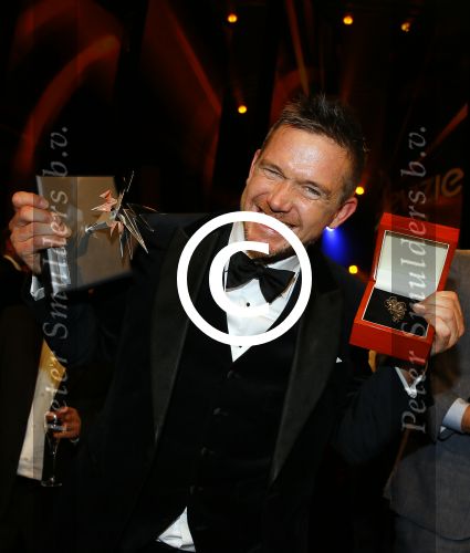 Amsterdam 15 oktober 2015
Uitreiking van de 50e televizierring in carre. Johnny de Mol wint de tv ster en de ring voor Syndroom en Linda de Mol krijgt Oevre prijs.