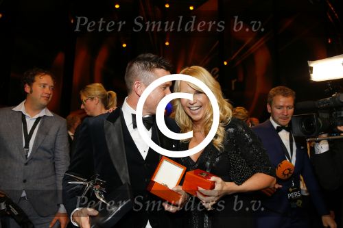Amsterdam 15 oktober 2015
Uitreiking van de 50e televizierring in carre. Johnny de Mol wint de tv ster en de ring voor Syndroom en Linda de Mol krijgt Oevre prijs.