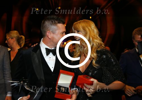 Amsterdam 15 oktober 2015
Uitreiking van de 50e televizierring in carre. Johnny de Mol wint de tv ster en de ring voor Syndroom en Linda de Mol krijgt Oevre prijs.