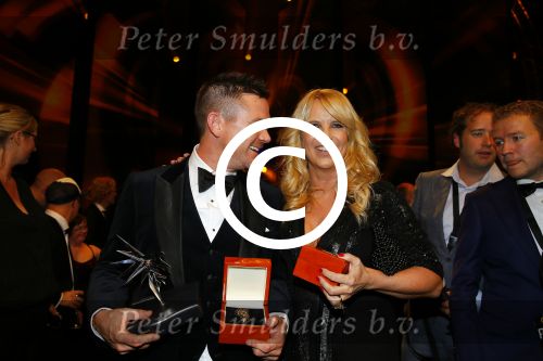 Amsterdam 15 oktober 2015
Uitreiking van de 50e televizierring in carre. Johnny de Mol wint de tv ster en de ring voor Syndroom en Linda de Mol krijgt Oevre prijs.