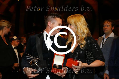 Amsterdam 15 oktober 2015
Uitreiking van de 50e televizierring in carre. Johnny de Mol wint de tv ster en de ring voor Syndroom en Linda de Mol krijgt Oevre prijs.