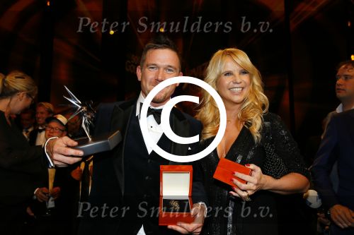 Amsterdam 15 oktober 2015
Uitreiking van de 50e televizierring in carre. Johnny de Mol wint de tv ster en de ring voor Syndroom en Linda de Mol krijgt Oevre prijs.