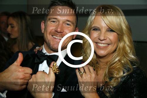 Amsterdam 15 oktober 2015
Uitreiking van de 50e televizierring in carre. Johnny de Mol wint de tv ster en de ring voor Syndroom en Linda de Mol krijgt Oevre prijs.