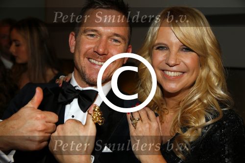 Amsterdam 15 oktober 2015
Uitreiking van de 50e televizierring in carre. Johnny de Mol wint de tv ster en de ring voor Syndroom en Linda de Mol krijgt Oevre prijs.