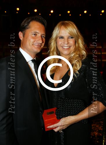 Amsterdam 15 oktober 2015
Uitreiking van de 50e televizierring in carre. Linda de Mol met Bert Habets